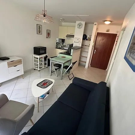 Cosy Cocoon Close To The Sea Appartement