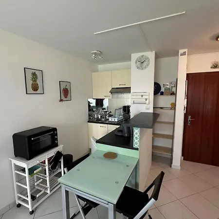Apartment Cosy Cocoon Close To The Sea